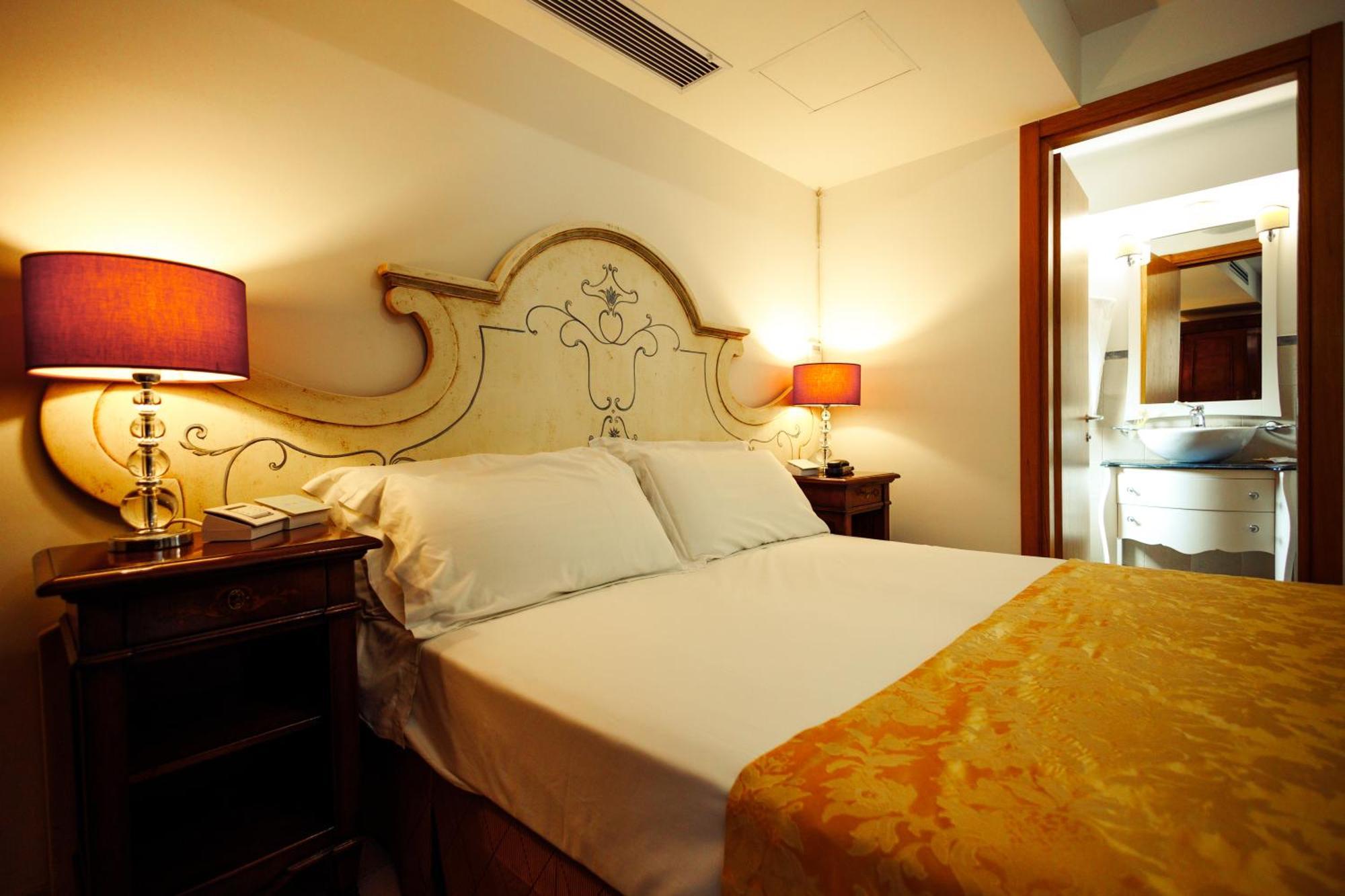 קאסארנו Vico Regio Hotel מראה חיצוני תמונה